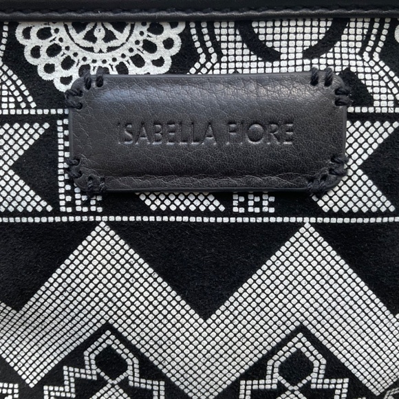 •Isabella Fiore Leather Suede Black And White Tribal Print Zip Crossbody NWT - Picture 4 of 16